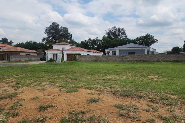 This vacant stand is located in an exclusive estate in Rissiville, Midvaal, offering a secure and peaceful environment. The estate is ...