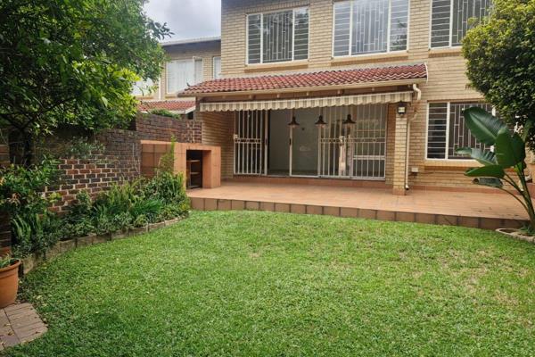 Move straight into this townhouse with a 5KVA inverter system!

The dining room and lounge are bright and light with bespoke ...