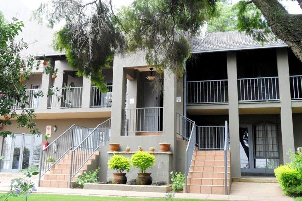 This going concern guesthouse is situated in the perfect location in Waterkloof Ridge!

Set in spacious immaculate gardens, it offers ...