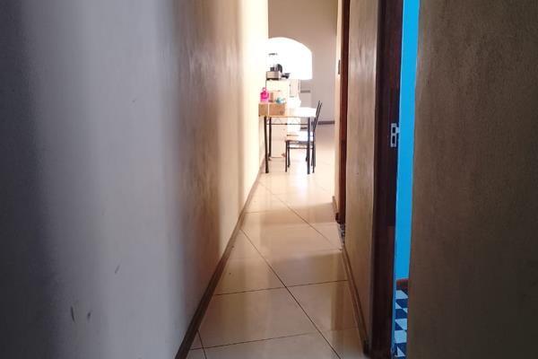 We present you this spacious house, perfectly designed for a growing family. This property features, 4 bedrooms, a storage room for all your needs, spacious lounge, modern bathroom .