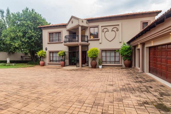 Five-Bedroom Classic Family Home for Sale in Waterkloof Boulevard

Prime Location - Adjacent to the Greenbelt area  | Exclusive Estate ...