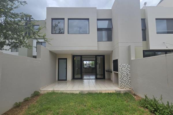 Country Lifestyle with top Security under R2m in Lombardy Estate!

Brilliant ...