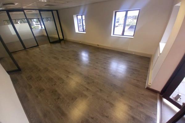 Discover the ideal workspace for your business in this modern 129m&#178; office, perfectly situated on the ground floor in the vibrant ...