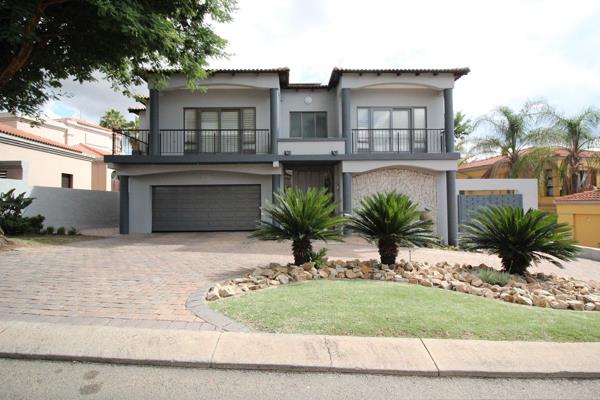 Charming 3-Bedroom Home with Potential 4th Bedroom &amp; Ensuite in Blue Valley Golf Estate

Situated in the prestigious Blue Valley ...