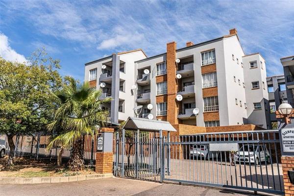 This 2-bedroom unit in the heart of Waterkloof Glen, is ideal for a family, young couple or even students sharing as it offers ...