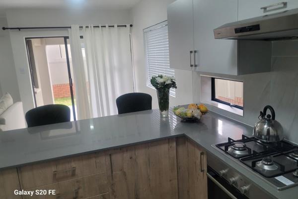 CONTEMPORARY LIVING IN THE WOODS, KYALAMI | Double Story Home
Experience modern suburban living in this elegant double-story house ...