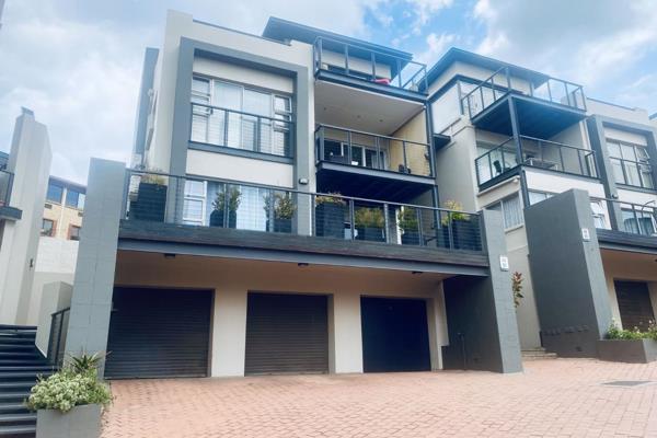 Luxurious 2 Bedroom, 2 Bathroom, 2 Car Garage for Rent

Location: Hurlingham View, Lyme Park, Sandton

Description:

Experience the ...