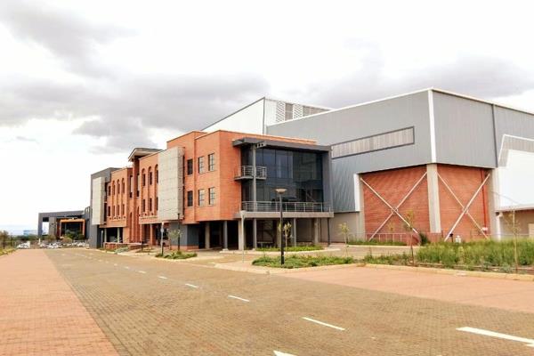 Industrial warehouse available in Louwlardia Business Park, Centurion
This spacious ...