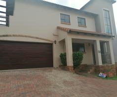 Townhouse for sale in Glenvista