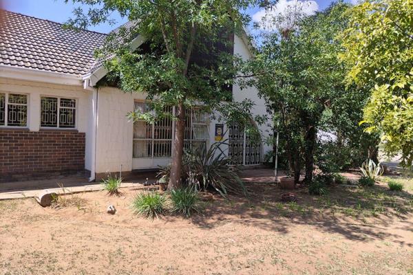 Presenting an exceptional investment opportunity in the heart of Bloemfontein, this fully accredited, 15-bedroom student accommodation ...