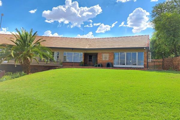 Exceptional Investment Property in Oudorp, Klerksdorp – Main House with 8 Flats

This remarkable property in the heart of Oudorp ...