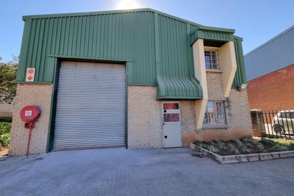 This immaculate 266m2 warehouse, situated in a secure business park in Crown, is now ...