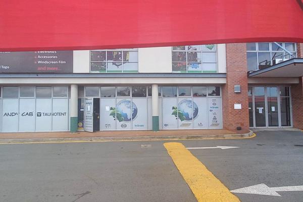 387m2 Retail Warehouse for Rent – Prime Visibility on Beyers Naude&#180; Drive
Looking for a high-exposure retail warehouse in a prime ...