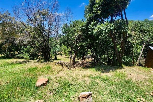 Situated in the sought-after Rockcliff Estate, this 1,083m2 vacant stand offers the perfect opportunity to build your dream home in a ...