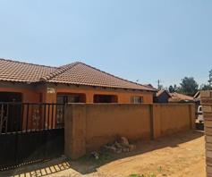 House for sale in Protea Glen