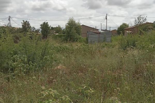 Beautiful big land up for sale in soshanguve ext 13 
The area is very well developed ...