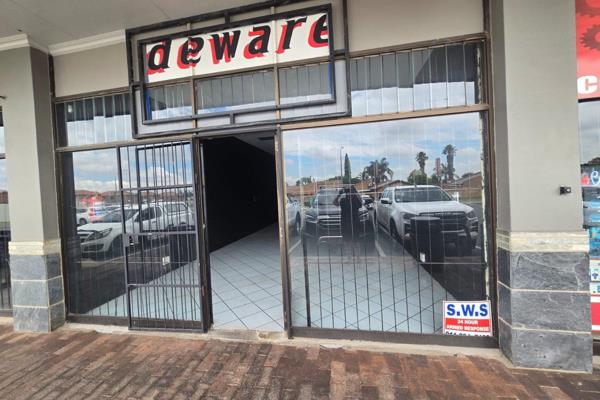 Double Deposit 

Occupation immediately 

This space is versatile any type of retail shop that you would need to advertise as the ...