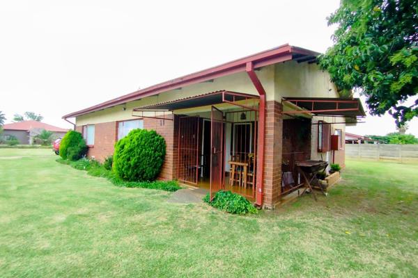 Home in Prime Ventersdorp Location with Endless Potential!

Discover this well-maintained gem in the heart of Ventersdorp, offering ...