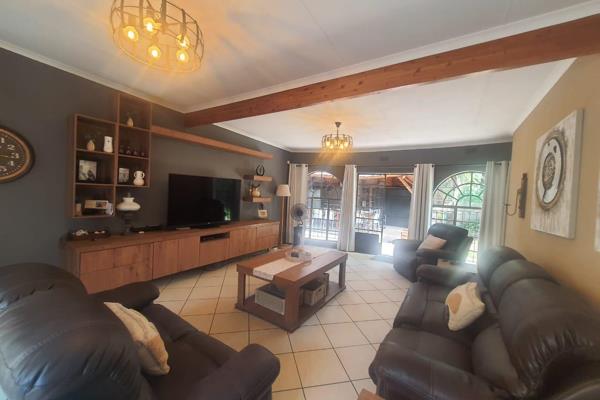 4 Spacious Bedrooms and 3 Bathrooms 
The Main Bedroom Has A Balcony Overlooking The Green Garden and It&#39;s Own Private Lounge or ...