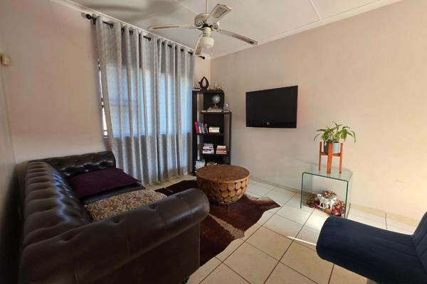 It&#39;s a Win Win Property

This well-priced, top-floor apartment is perfect for first-time buyers, small families, or investors. We ...