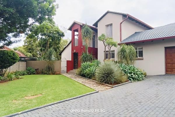 Situated in a quiet street in Rooihuiskraal, this stunning double-storey home offers comfort, convenience, and modern living. The ...