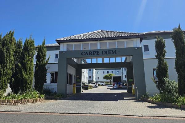 Discover this inviting 131m2 commercial office space available for rent in a serene area of Stellenbosch, just steps from the stunning ...