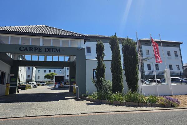 Discover this inviting 133m2 commercial office space available for rent in a serene area of Stellenbosch, just steps from the stunning ...