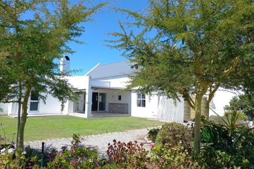 3 Bedroom House for sale in Jacobsbaai