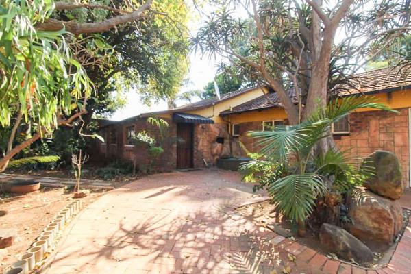 This spacious 3-bedroom house offers a comfortable and convenient lifestyle in the heart of Pretoria North. 

Perfect ...