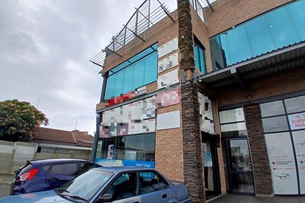 Located in the heart of Rustenburg CBD, this modern retail space offers high visibility with plenty of foot and vehicle traffic. ...