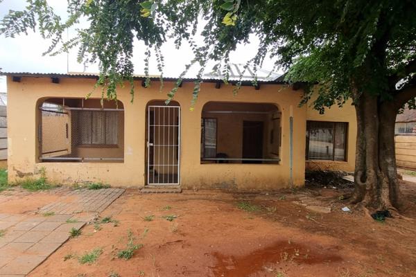 This building is like a little investment

This building has 8 outside rooms
Communal Bathroom &amp; Toilets &amp; Shower for Ladies ...