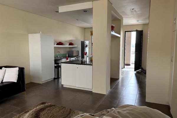 Experience the vibrant energy of Newtown from this stunning 2-bedroom unit, perfectly positioned in the heart of Johannesburg&#39;s ...