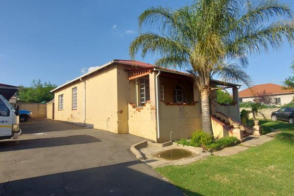 Step onto the patio whilst opening the character filled front door and be greeted by the abundance space in the Northmead Lane. ...