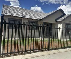 Townhouse for sale in Bloemspruit