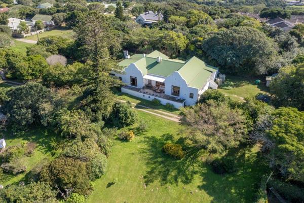 Tucked away on expansive grounds on Port Alfred&#39;s East Bank lies a truly incredible ...