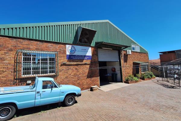 This freestanding industrial warehouse is now available for sale, offering a range of ...