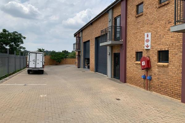 Very neat and well maintained micro industrial warehouse unit available for occupation. ...