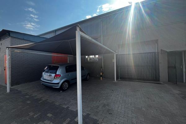 This expansive 2,117m2 warehouse, available for lease, is situated within a secure ...