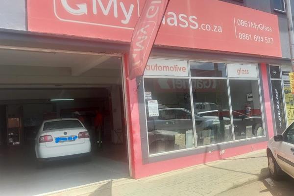 This neat and market-ready retail shop is ideally located in the heart of Bloemfontein CBD, offering excellent visibility and ...