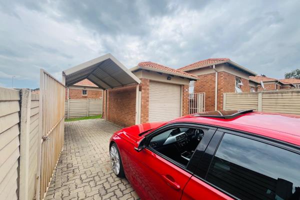 Experience the ultimate in family living in this stunning 3 bedroom house, perfectly situated in the secure estate of Olievenhoutbosch ...