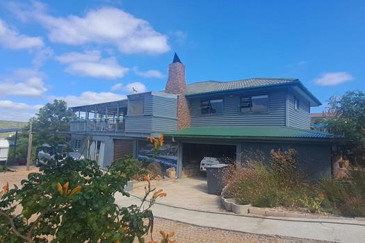 4 Bedroom House for sale in Stilbaai Wes