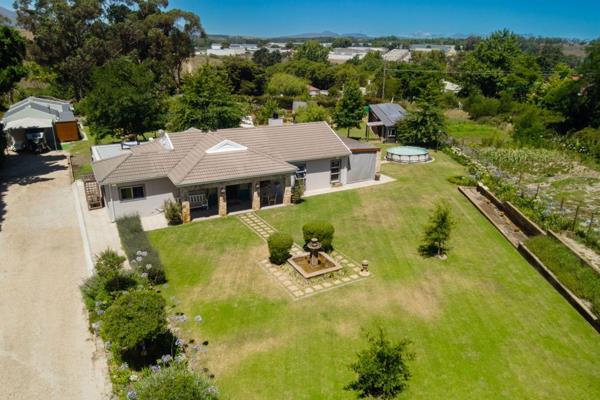 EXCLUSIVE MANDATE: Situated in the popular Klipkop Estate, this is the perfect property ...