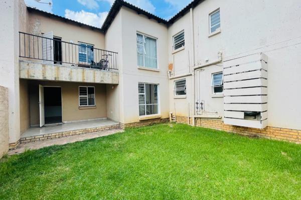 Nestled in a secure gated complex, this breathtaking 2 bedroom, 2 bathroom apartment in Albertsdal, Alberton, offers the ultimate ...