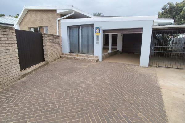 This spacious 3-bedroom home in Central Uitenhage offers the perfect blend of comfort and convenience. The open-plan living and dining ...