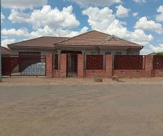 House for sale in Bloemside 2