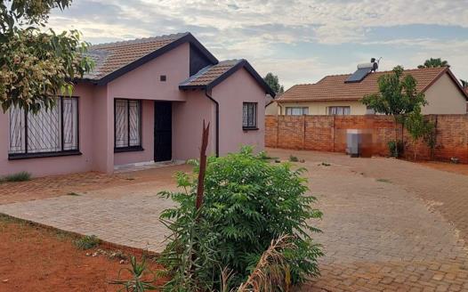 3 Bedroom House for sale in The Orchards