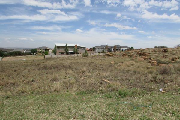 Big vacant stand of 1859 square meter up for sale in the popular Aqua Vista Mountain ...