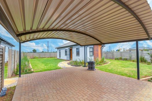 3 Bedroom House for sale in Protea Glen