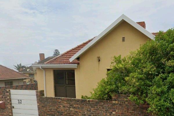 A phenomenon opportunity has arisen in the vibrant West Bank community, as a stunning 3bedroom residence became available for rent. ...