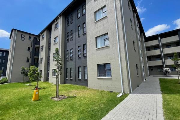 Modern 2-Bedroom Corner Flat for Sale – De Goede Hoop Complex
This spacious 2-bedroom corner unit in the sought-after De Goede Hoop ...